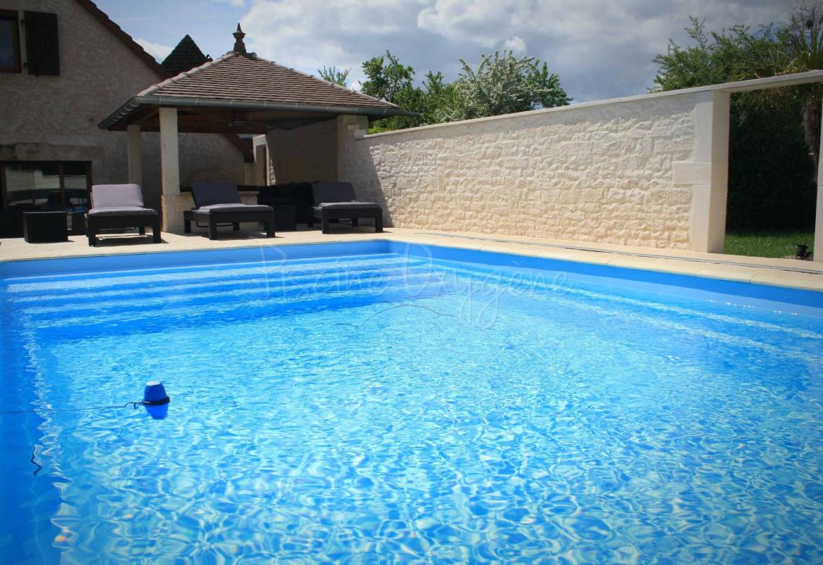 analyse-eau-spa-piscine-st-sauveur-scaled.jpg